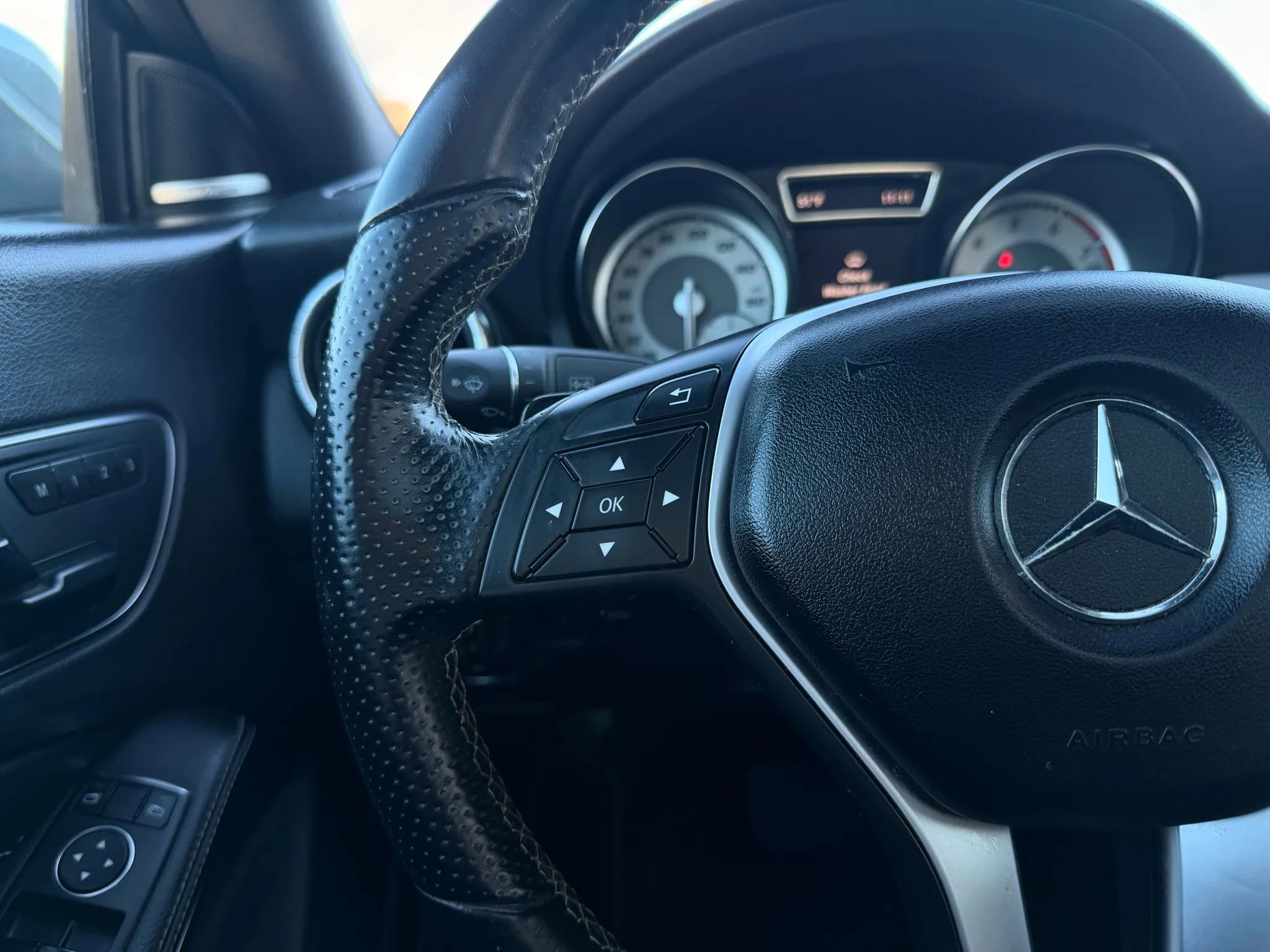 Used 2014 Mercedes-Benz CLA 250 image 14