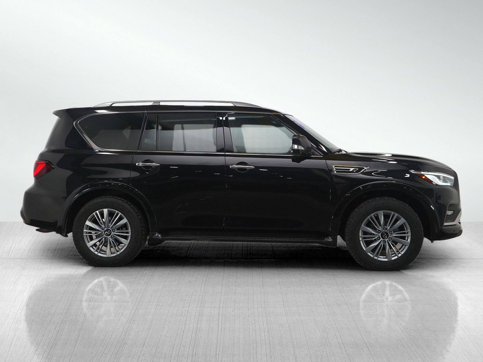 Used 2024 INFINITI QX80 Premium Select image 8