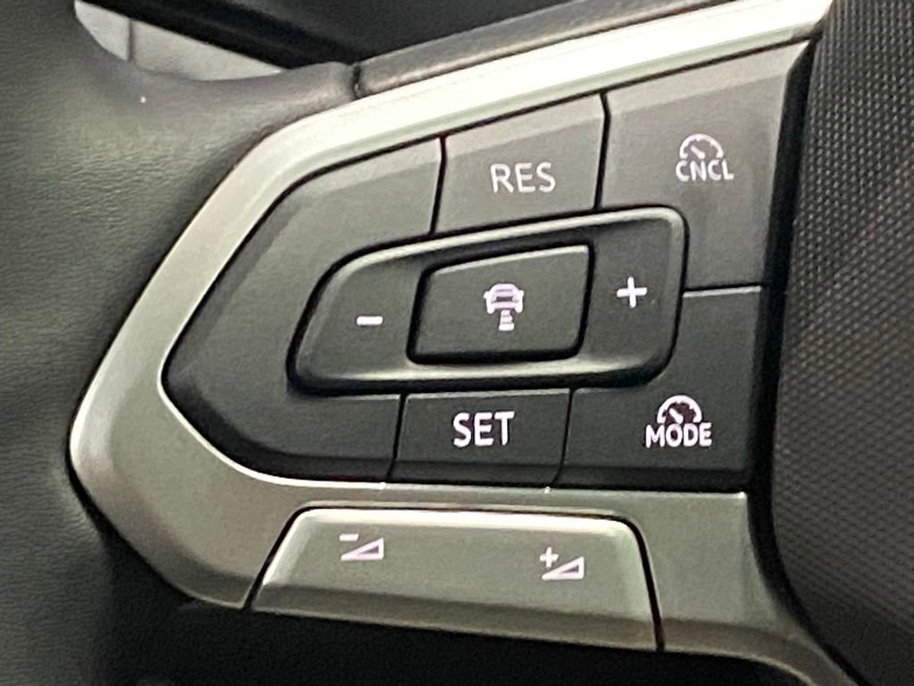New 2026 Volkswagen Tiguan SE image 14