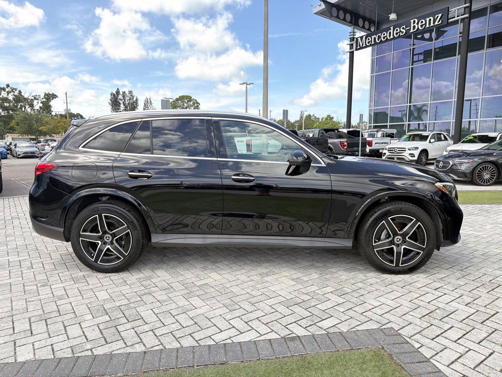Certified 2026 Mercedes-Benz GLC 300 4MATIC image 4