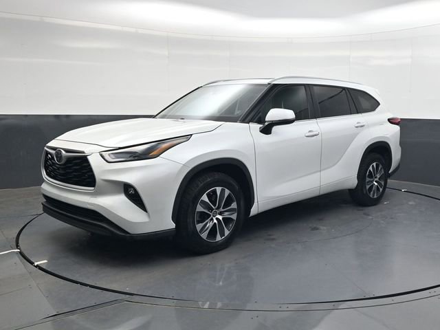 Used 2023 Toyota Highlander XLE image 8