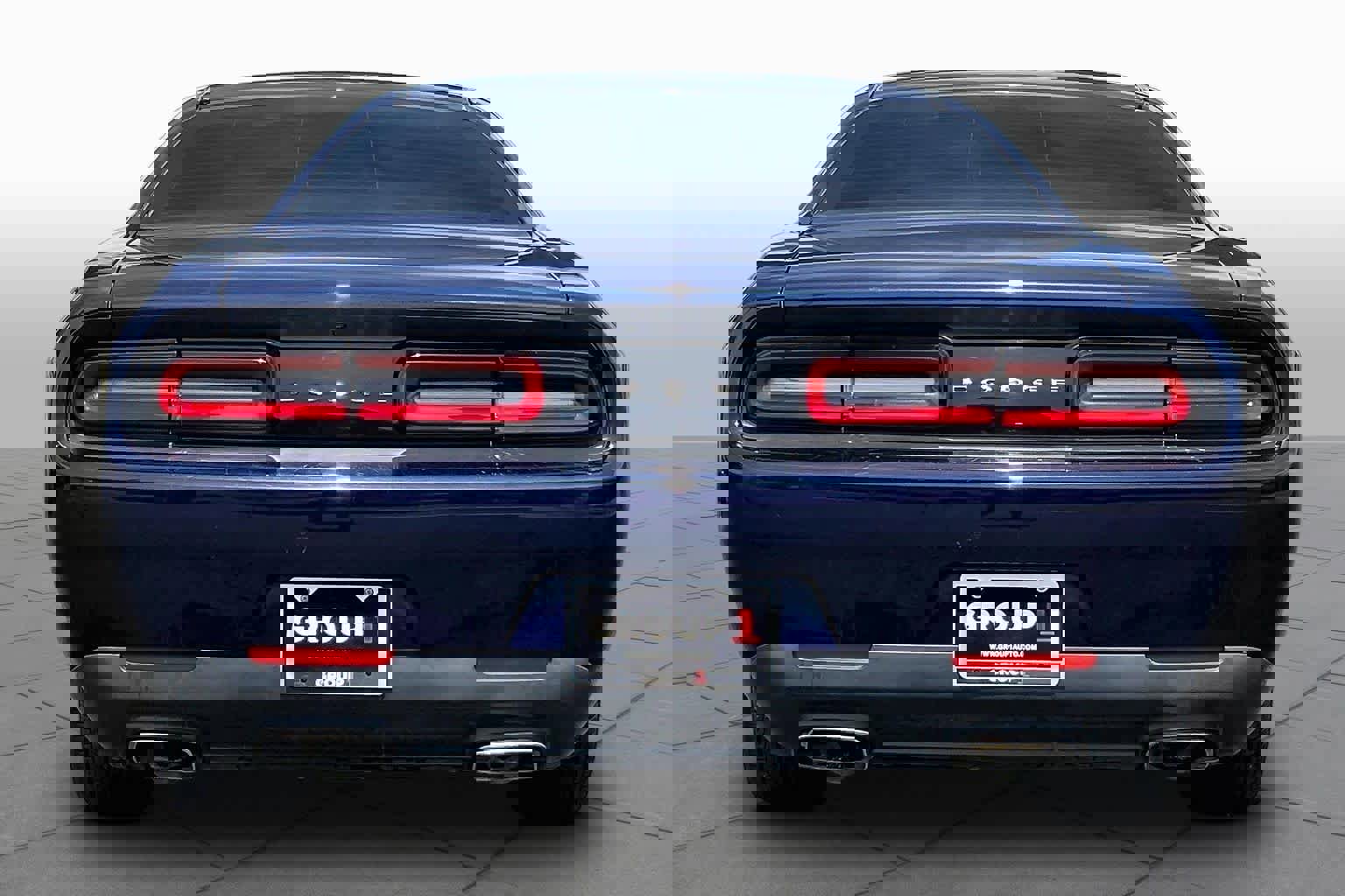 Used 2016 Dodge Challenger SXT image 5