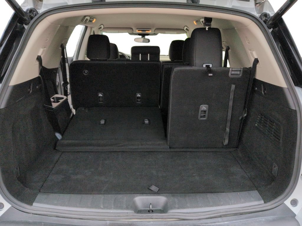 Used 2025 Nissan Pathfinder SV FWD image 26