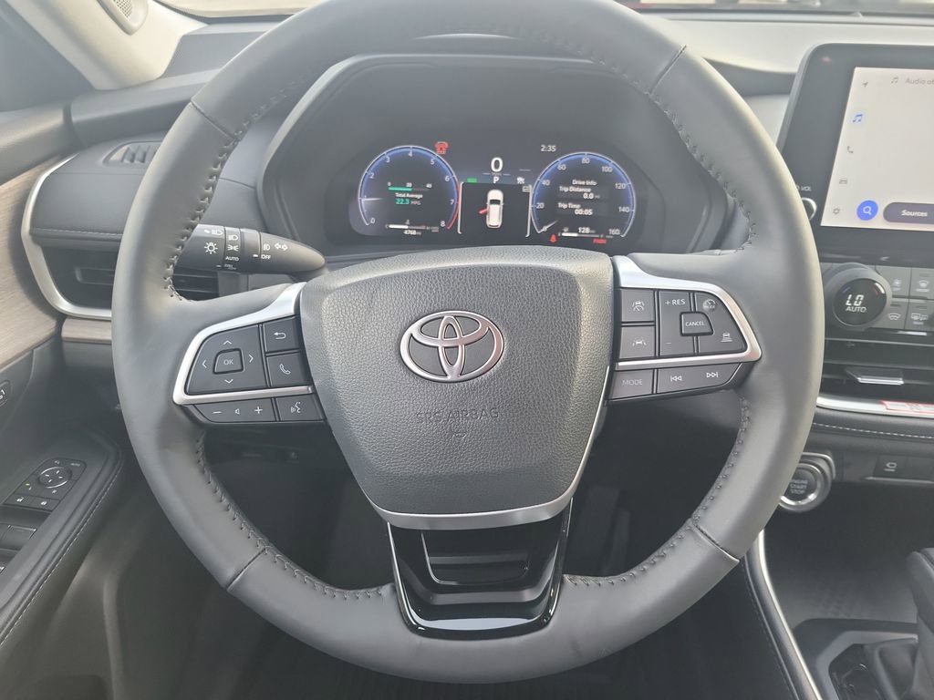 Used 2025 Toyota Grand Highlander Limited image 27