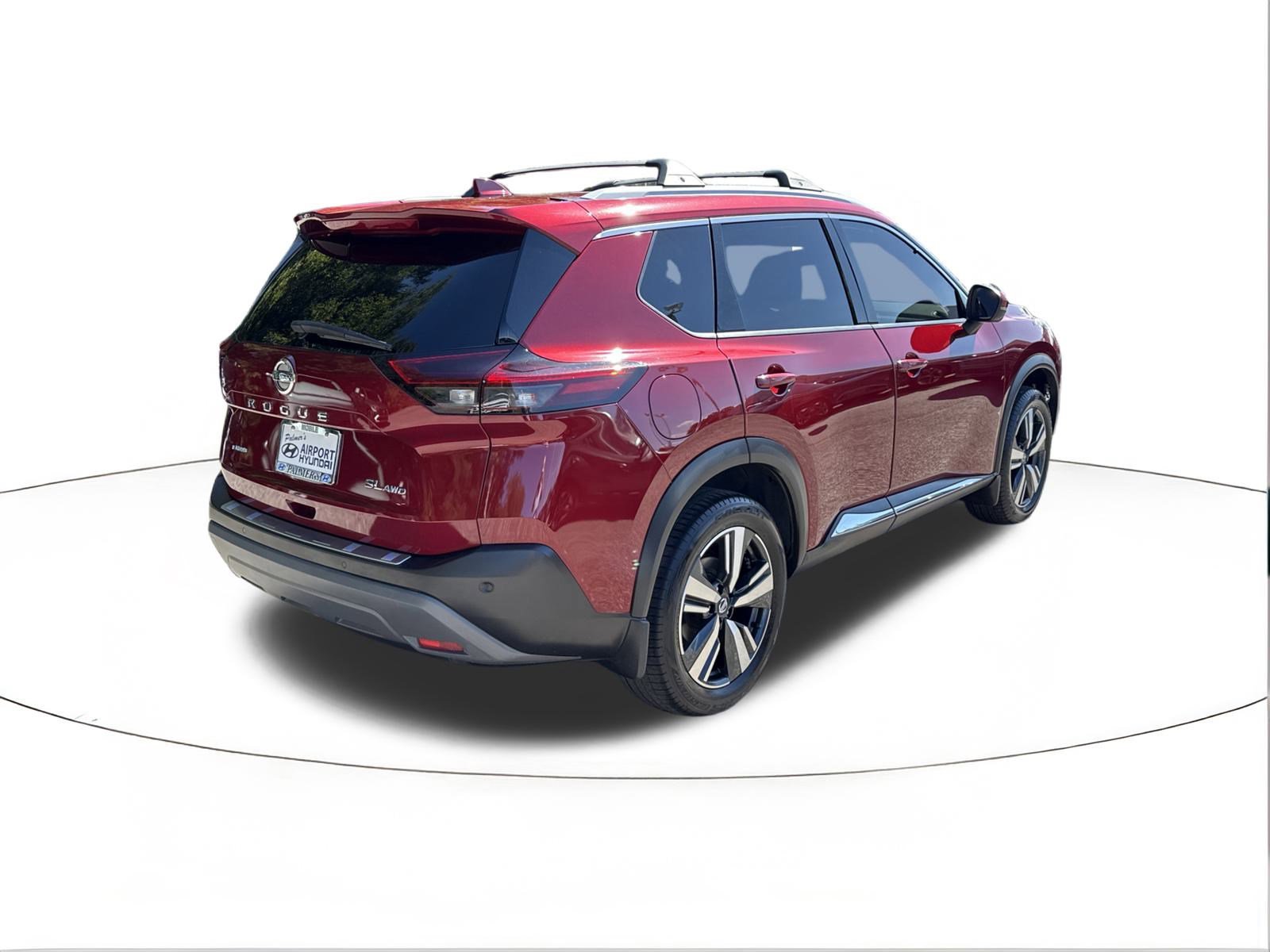 Used 2021 Nissan Rogue SL w/ Premium Package image 3