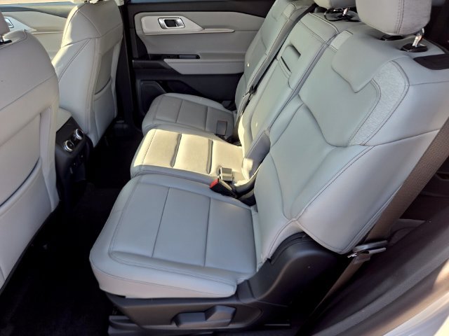 New 2026 Ford Explorer Active w/ Active Comfort Package RWD image 7