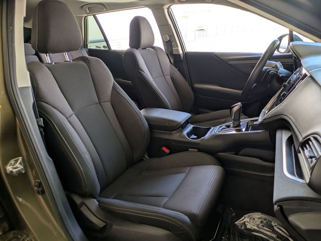 Used 2025 Subaru Outback Premium image 28