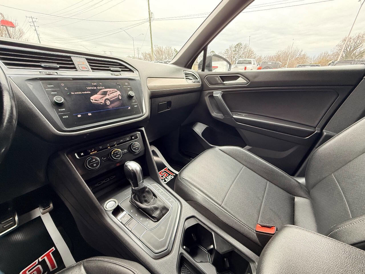 Used 2019 Volkswagen Tiguan SEL Premium R-Line image 26