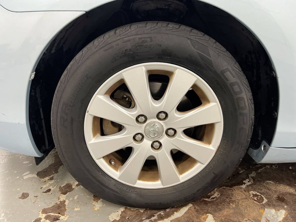 Used 2007 Toyota Camry LE FWD image 26