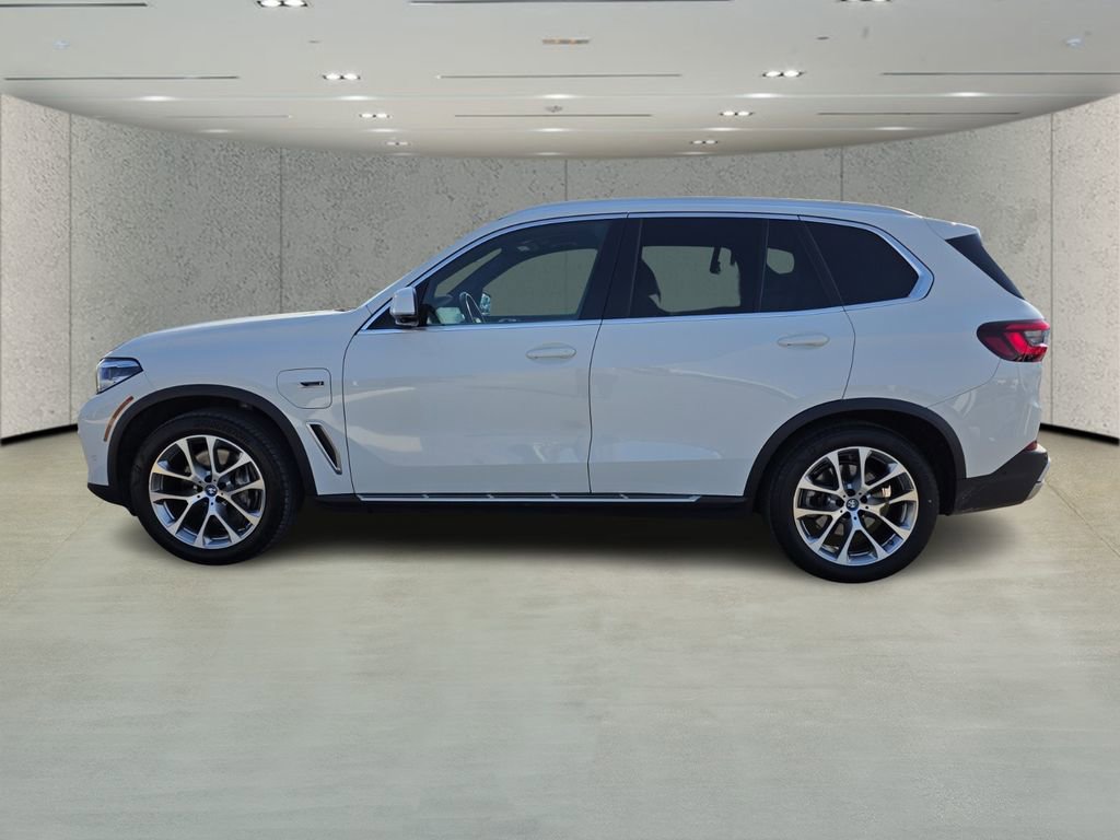 Used 2023 BMW X5 xDrive45e image 5