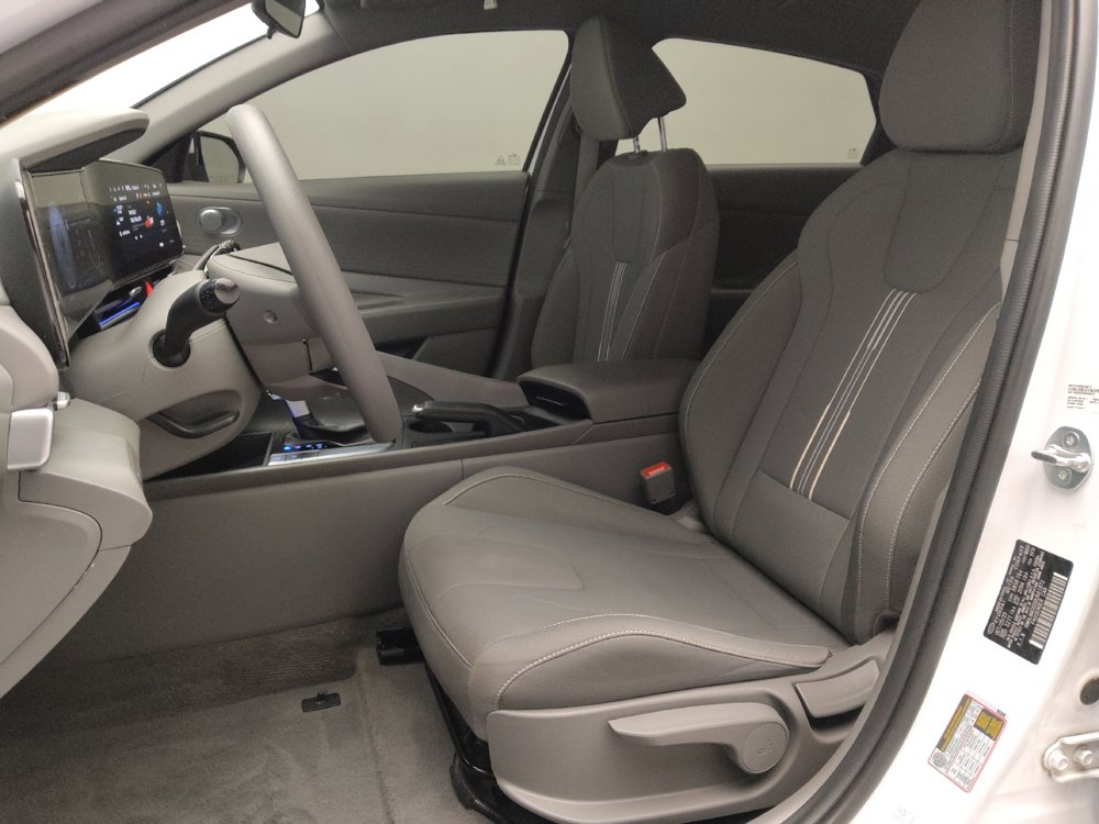 Used 2024 Hyundai Elantra SEL image 17
