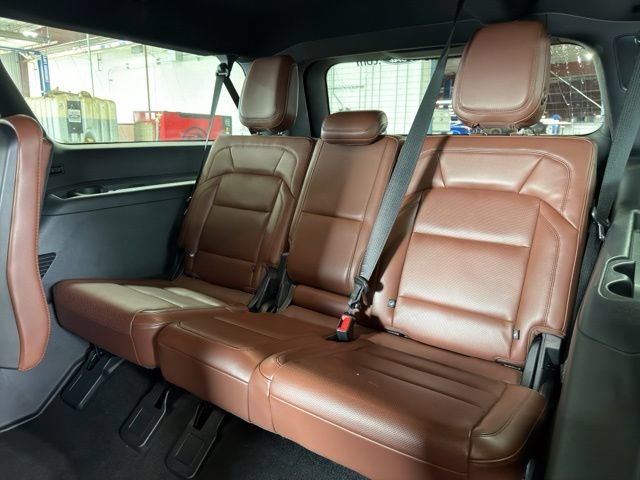 Used 2025 Lincoln Navigator L Reserve AWD/4WD image 25
