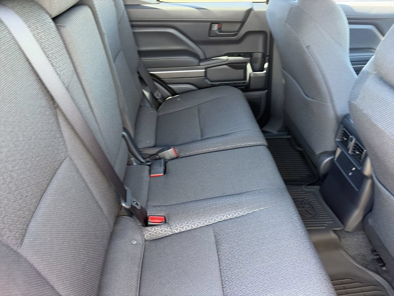 New 2026 Toyota 4Runner SR5 AWD/4WD image 23