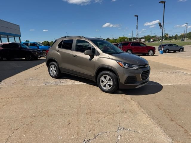 Used 2022 Chevrolet Trax LT w/ LT Convenience Package AWD/4WD image 8