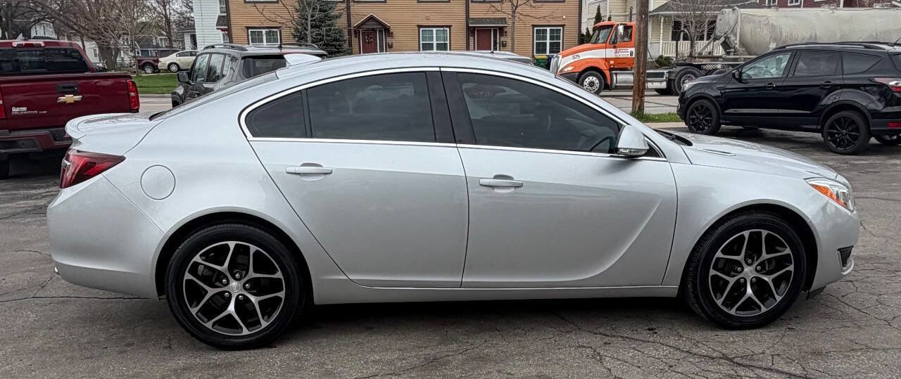 Used 2017 Buick Regal Sport Touring FWD image 10