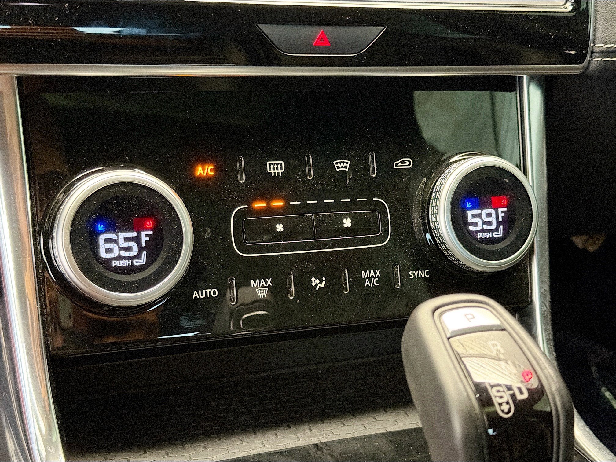 Used 2020 Jaguar XE R-Dynamic S image 10