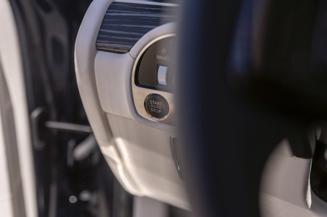 New 2025 Rolls-Royce Ghost AWD/4WD image 31