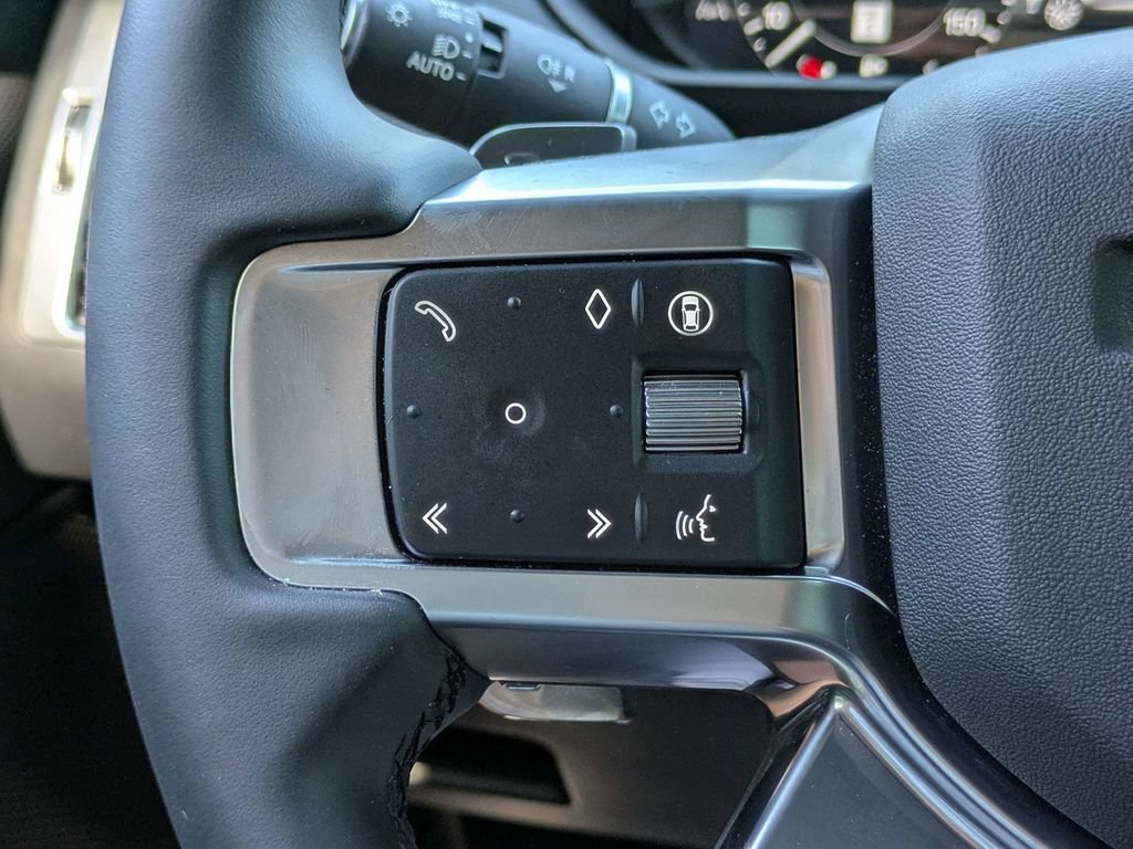 Used 2024 Land Rover Discovery Dynamic SE AWD/4WD image 27