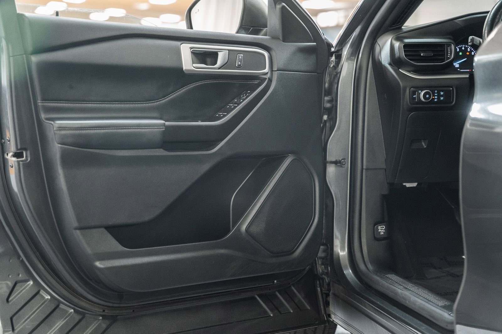 Certified 2020 Ford Explorer XLT w/ Equipment Group 202A image 44