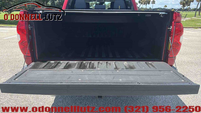 Used 2018 Toyota Tundra SR5 w/ SR5 Upgrade Package AWD/4WD image 11