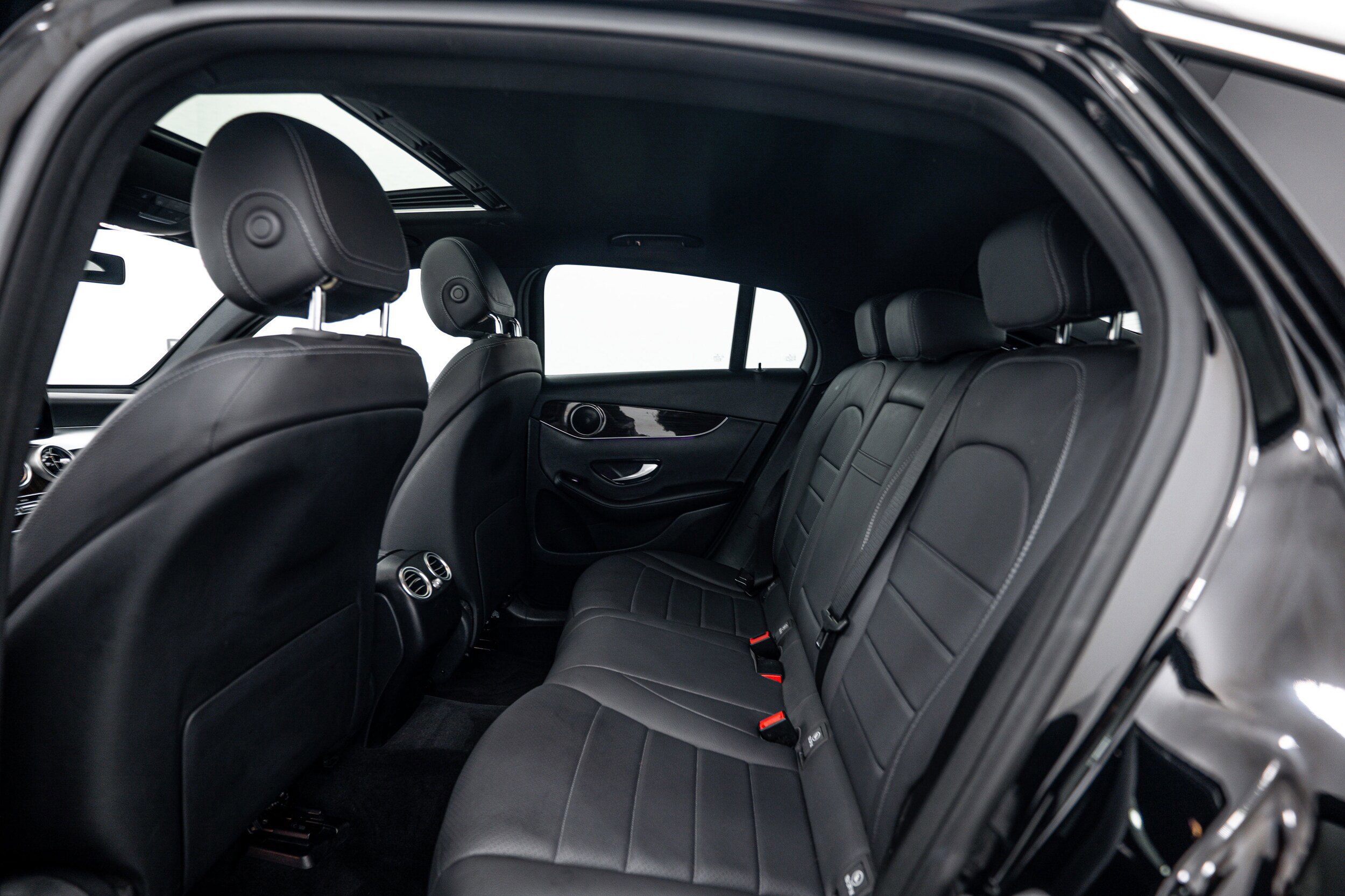 Used 2020 Mercedes-Benz GLC 300 4MATIC Coupe image 17