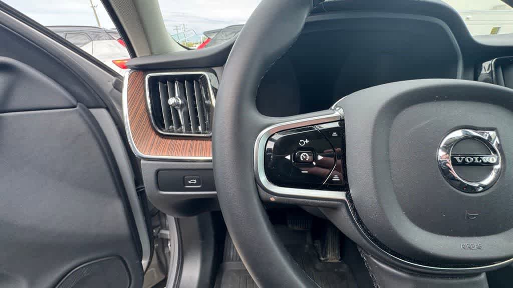Used 2024 Volvo XC60 B5 Plus w/ Protection Package Premier AWD/4WD image 15