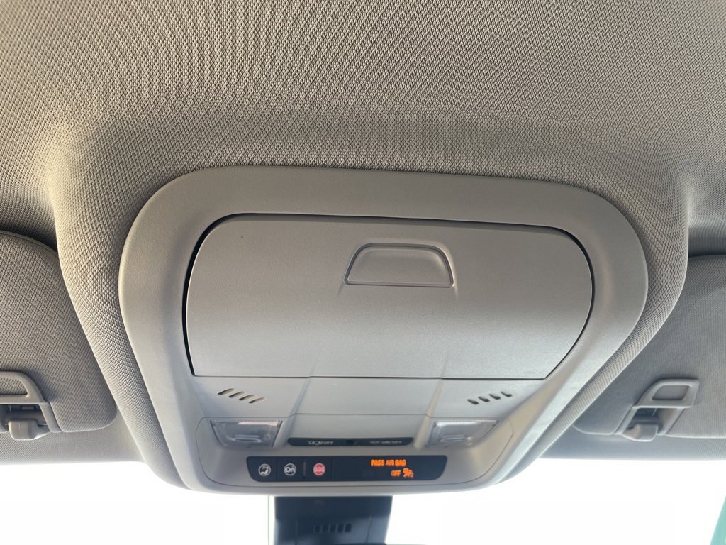 Used 2024 GMC Terrain SLE image 11