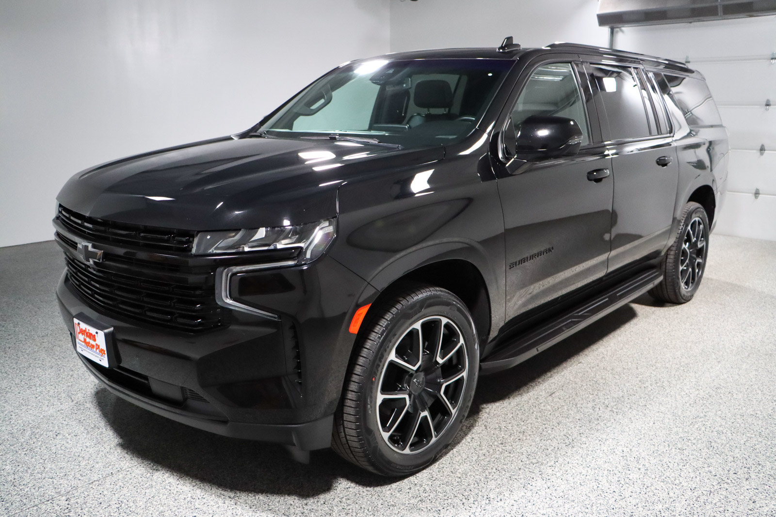 Used 2024 Chevrolet Suburban RST w/ Luxury Package AWD/4WD image 38