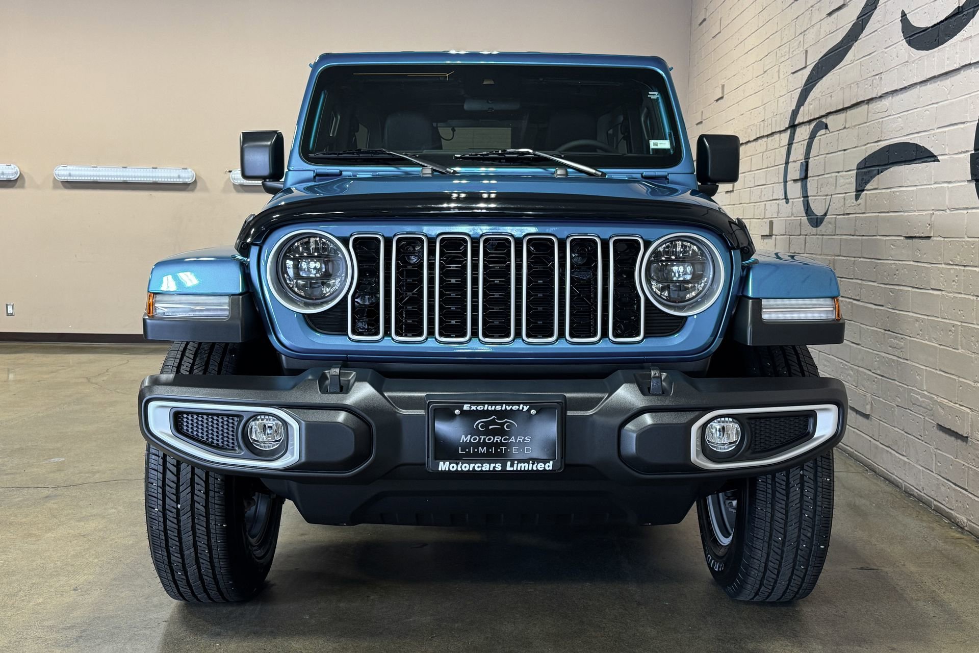 Used 2024 Jeep Wrangler Unlimited Sahara w/ Safety Group AWD/4WD image 12