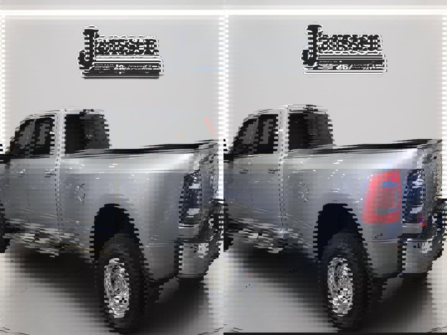 Used 2024 RAM 3500 Laramie image 3