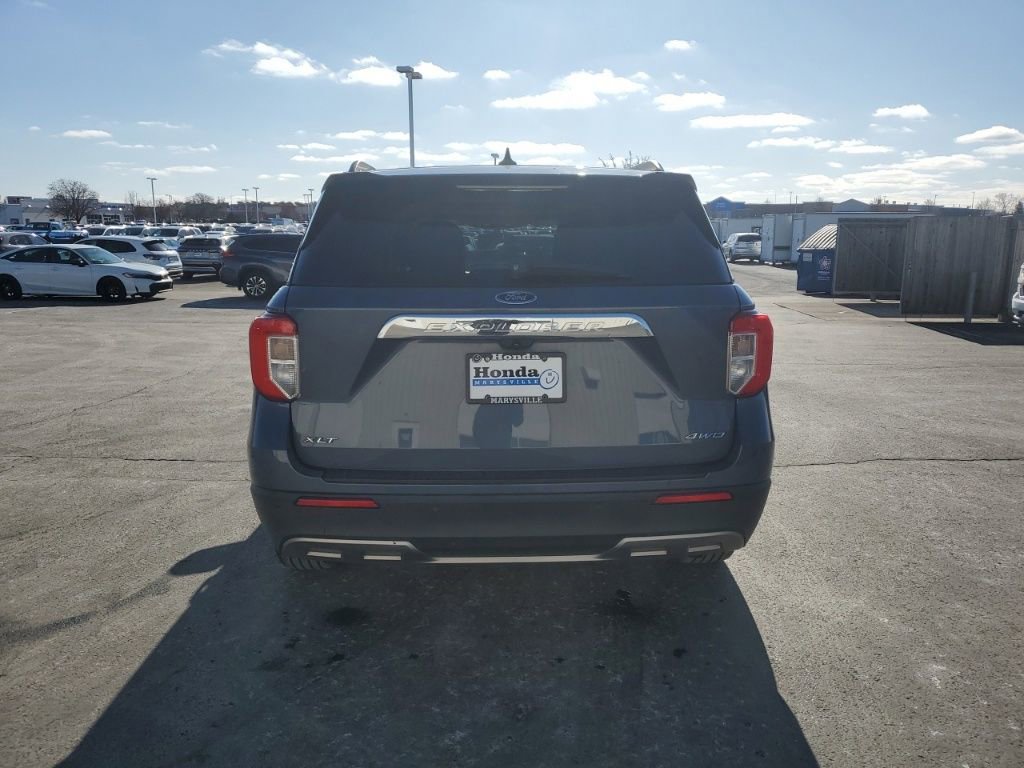 Used 2021 Ford Explorer XLT w/ Equipment Group 202A image 6