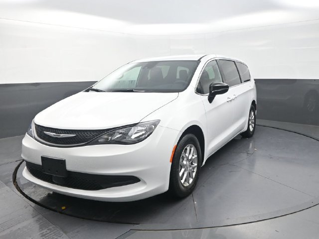 New 2027 Chrysler Pacifica LX FWD image 4