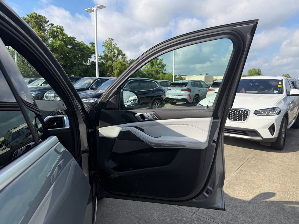 Certified 2024 BMW X5 sDrive40i w/ Premium Package RWD image 32