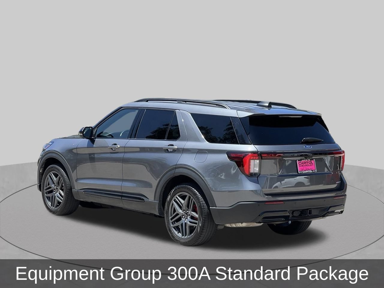 Used 2025 Ford Explorer ST-Line w/ ST-Line Street Pack AWD/4WD image 3