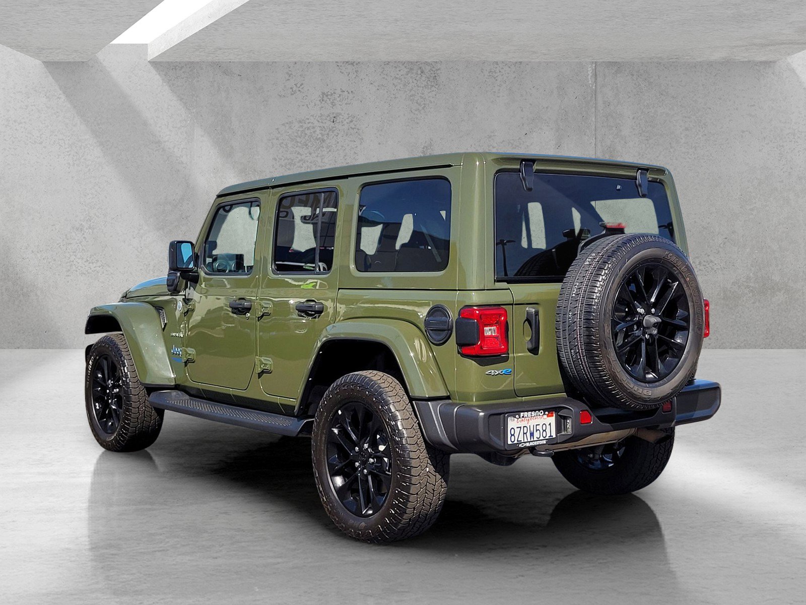 Used 2021 Jeep Wrangler Unlimited Sahara w/ Cold Weather Group image 6