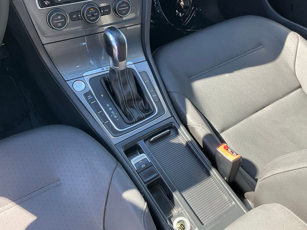Used 2015 Volkswagen e-Golf SEL Premium image 40