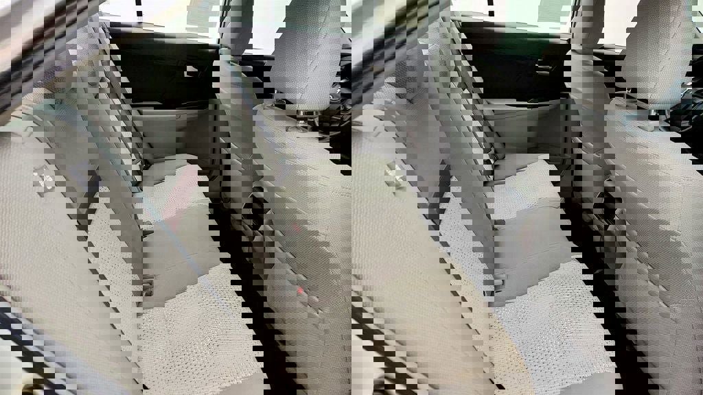 Used 2013 Toyota Camry LE FWD image 22