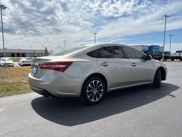 Used 2016 Toyota Avalon XLE Plus FWD image 3