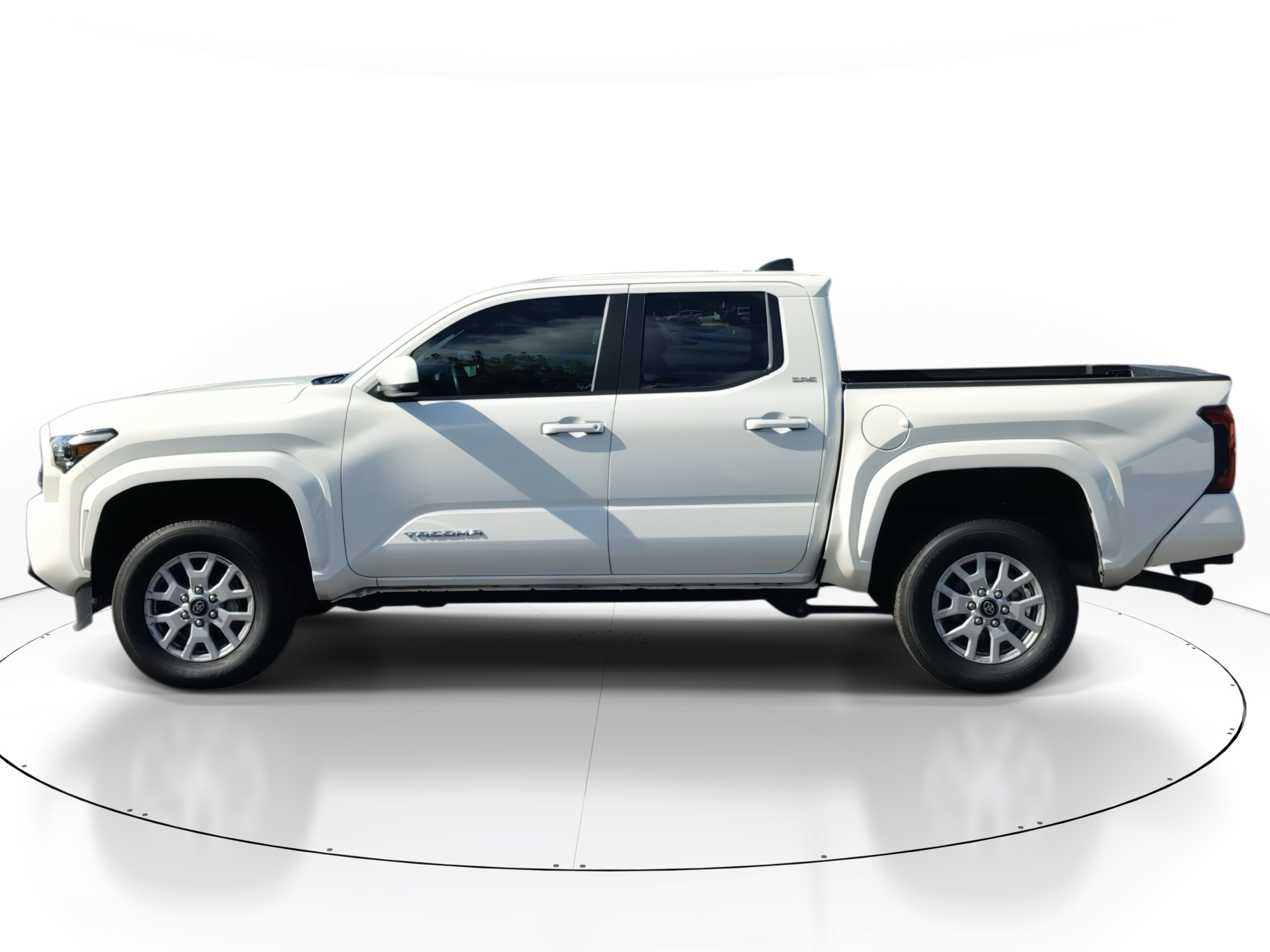 Used 2024 Toyota Tacoma SR5 image 3