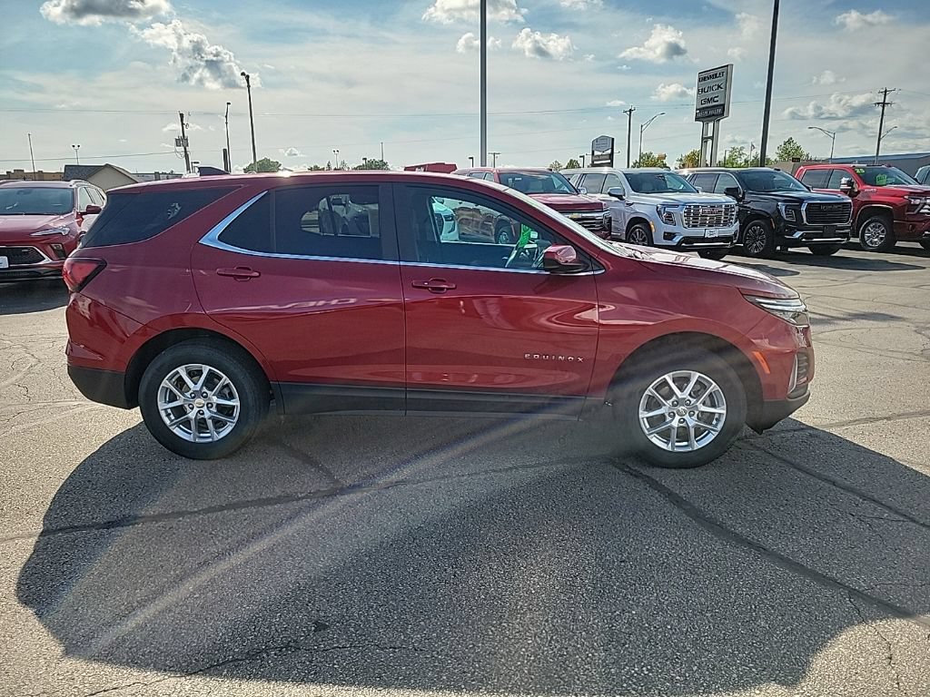 Used 2024 Chevrolet Equinox LT AWD/4WD image 4