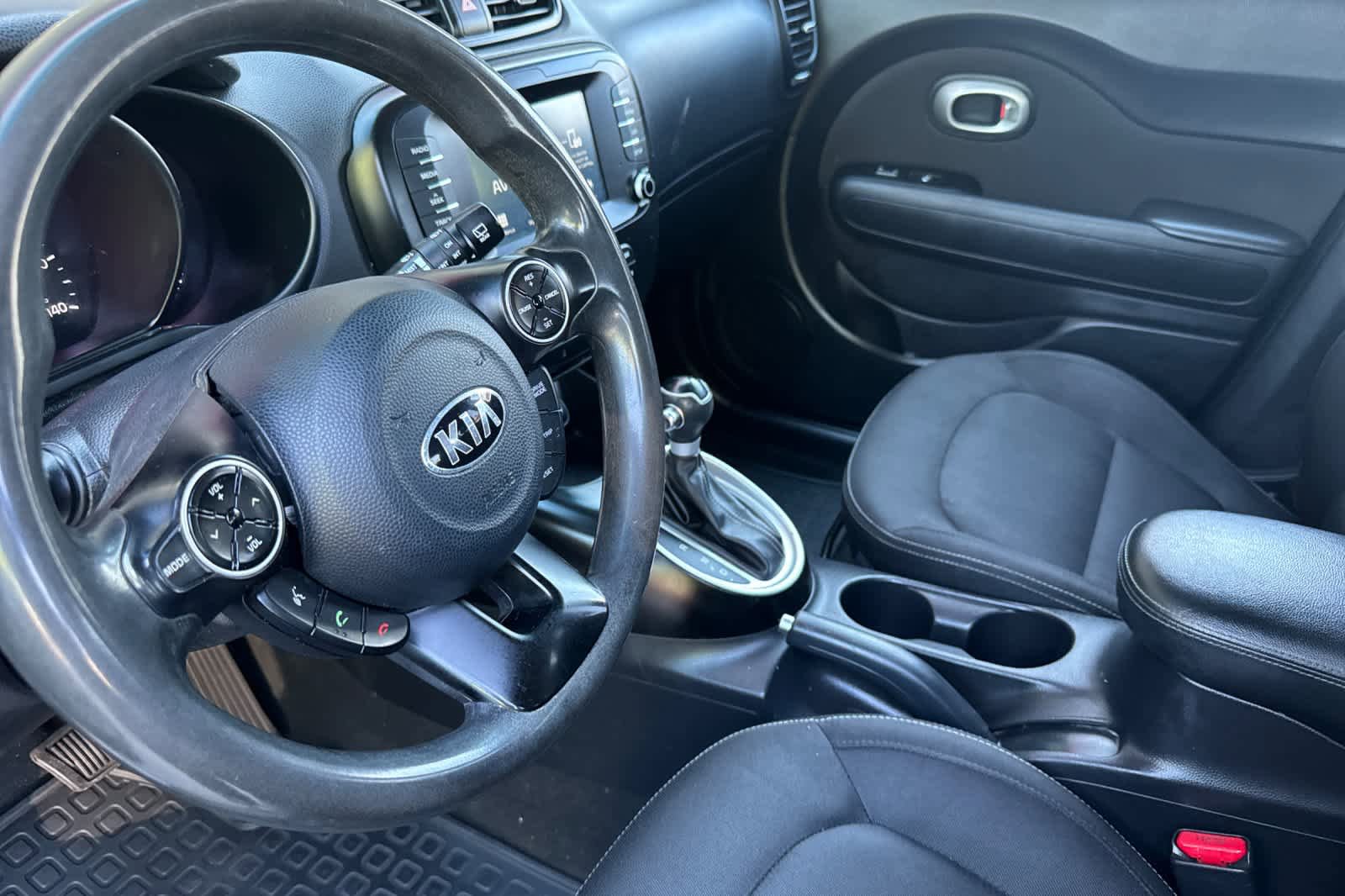 Used 2018 Kia Soul + image 11