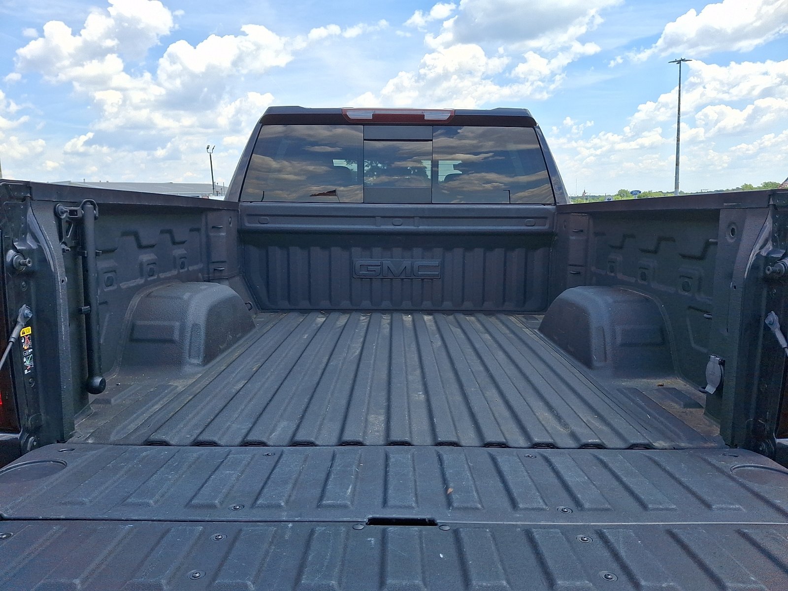 Used 2023 GMC Sierra 1500 SLT w/ SLT Premium Plus Package AWD/4WD image 31