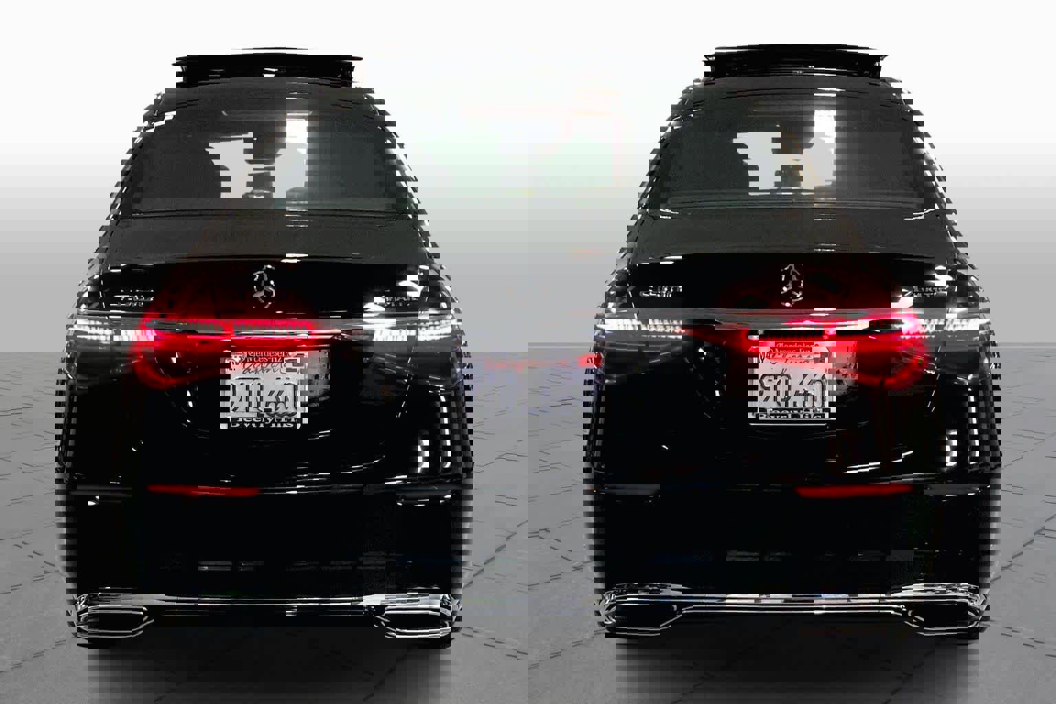 Used 2025 Mercedes-Benz S 500 4MATIC image 4