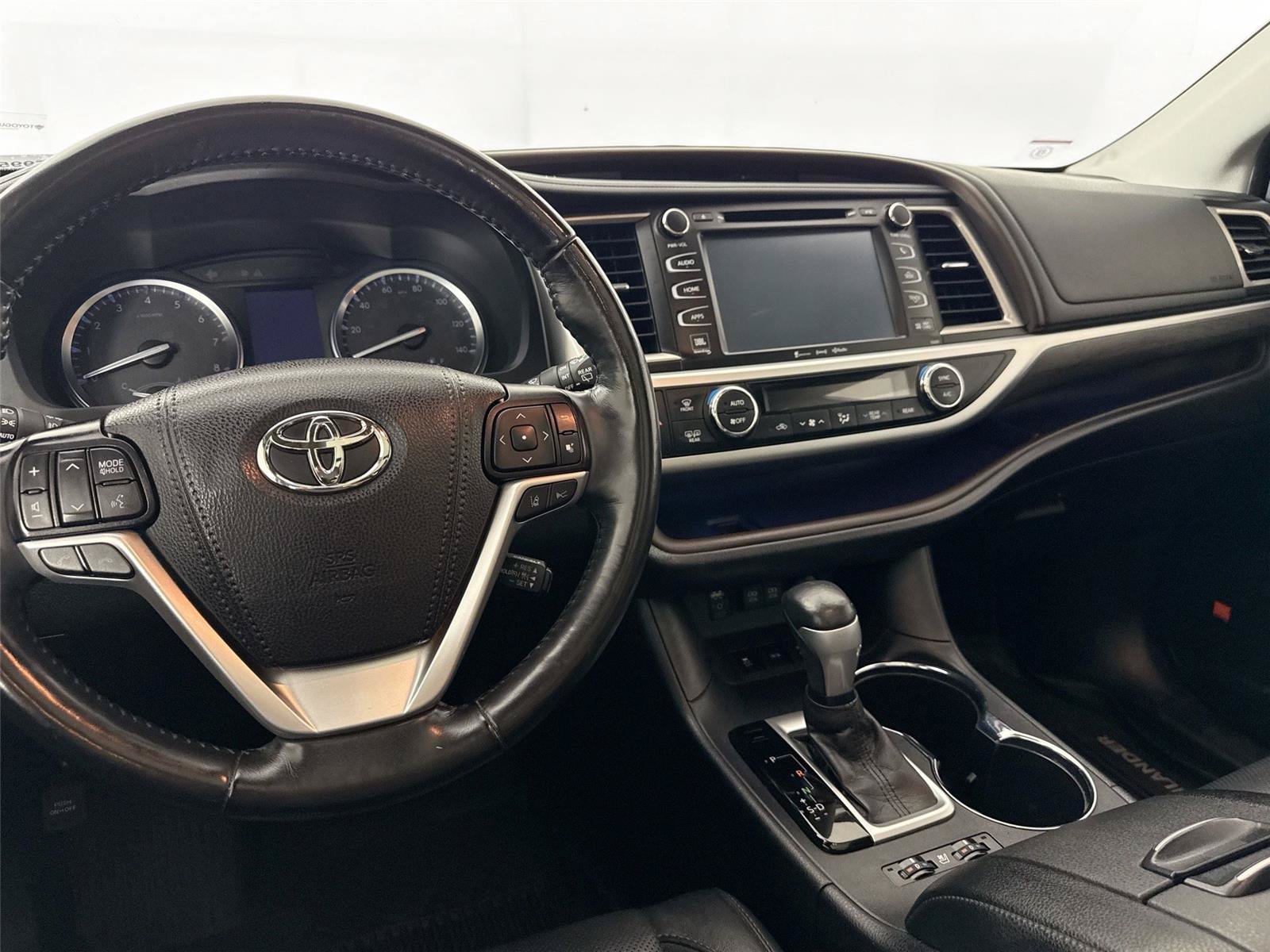 Used 2019 Toyota Highlander Limited Platinum AWD/4WD image 34