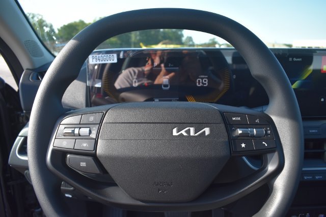 New 2026 Kia K4 FWD image 24