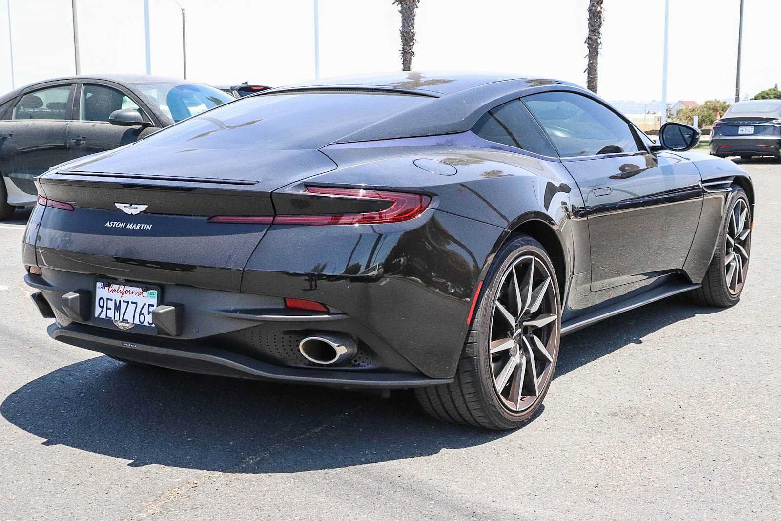 Used 2020 Aston Martin DB11 Coupe RWD image 12