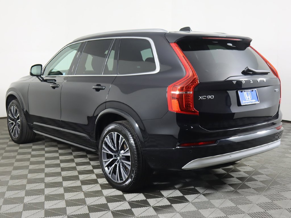 Used 2022 Volvo XC90 T5 Momentum w/ Climate Package image 9