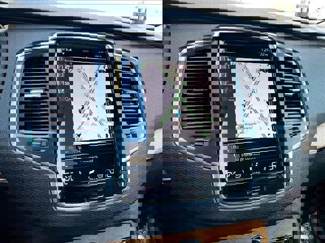 Used 2022 Volvo XC90 T6 Momentum w/ Climate Package AWD/4WD image 26