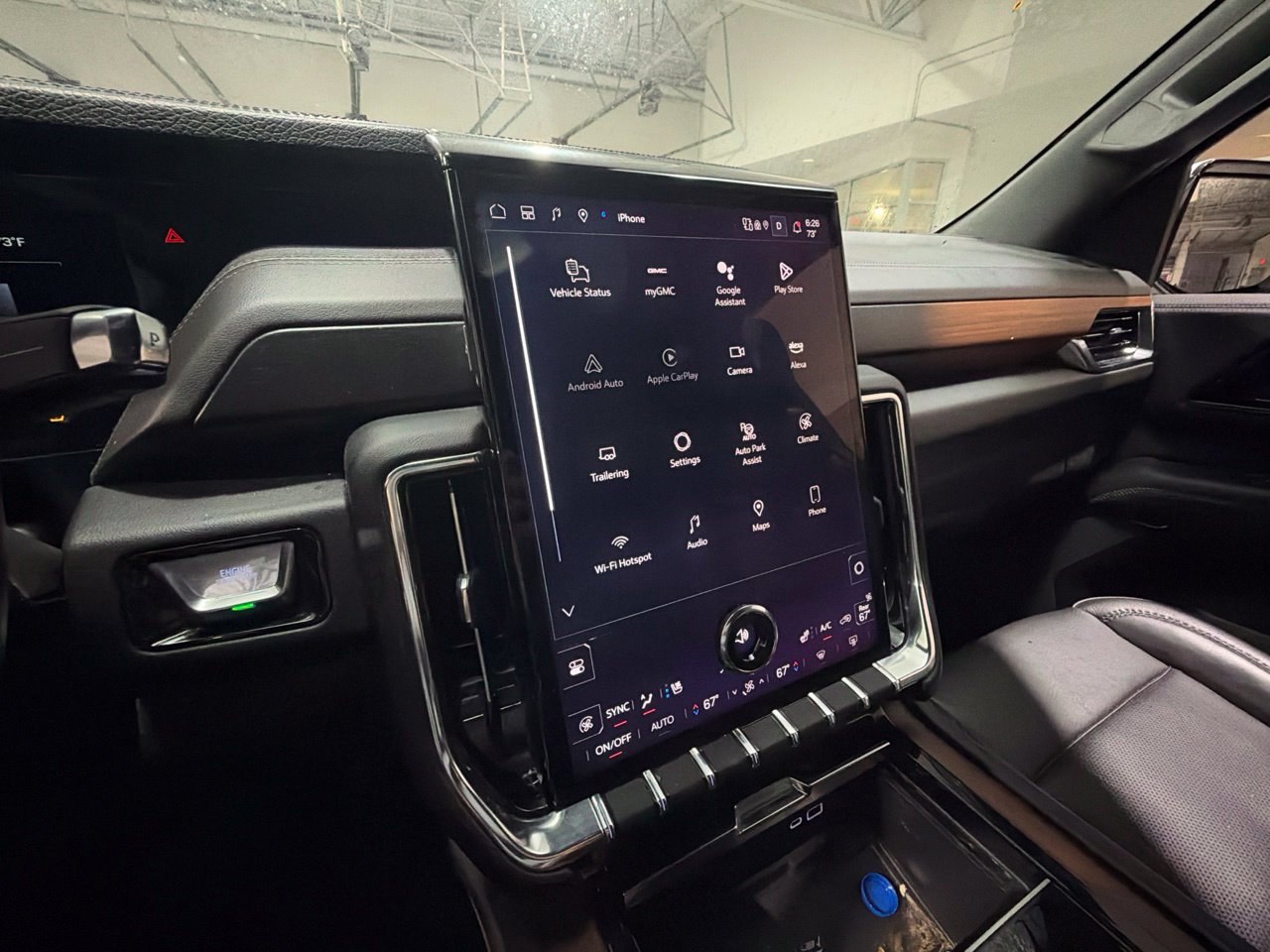 Used 2025 GMC Yukon Denali RWD image 11