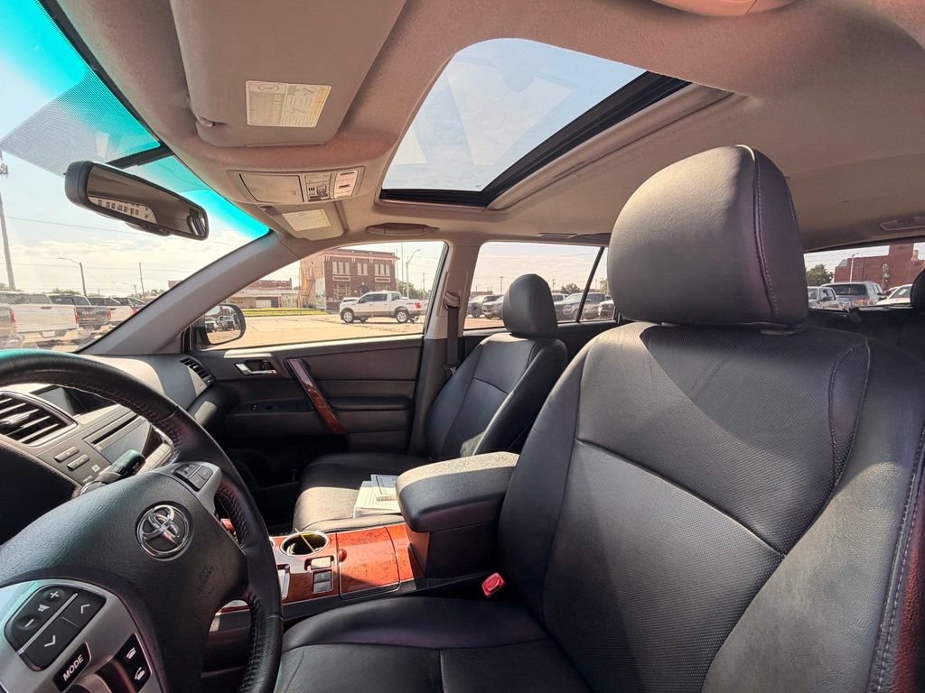 Used 2012 Toyota Highlander Limited FWD image 12